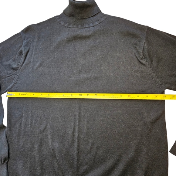 CUMRAN Women's Black Woven Silk Blend Turtleneck Size M - Picture 6 of 10
